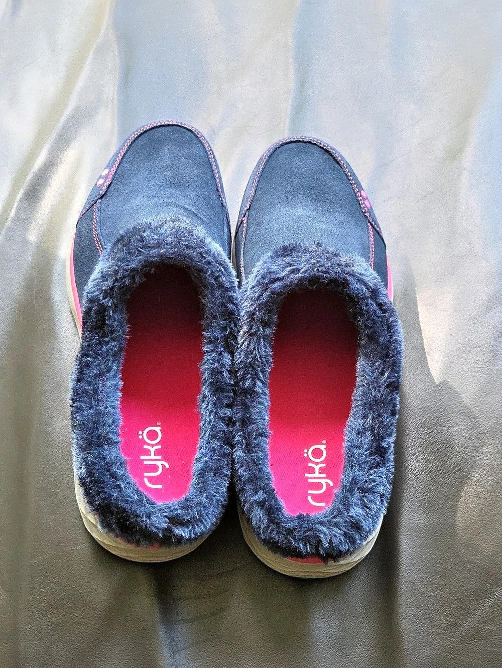 Ryka Cozy Lounge Slip On Mule Clogs Women's Navy Blue & Pink Slippers EUC Size 9
